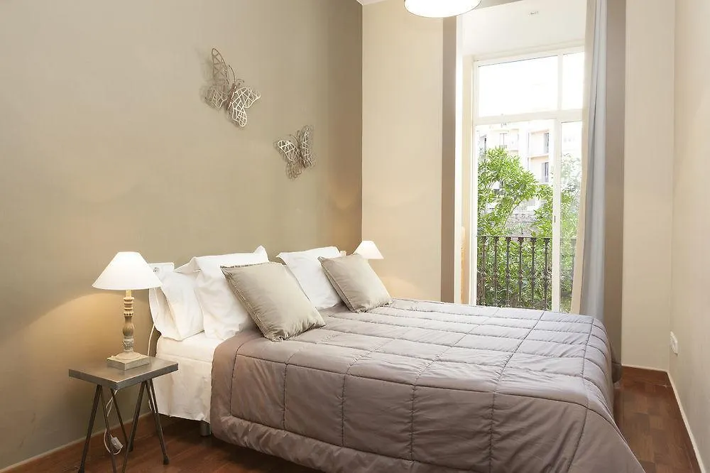 Easy Sleep Gaudi Terrace Daire Barselona